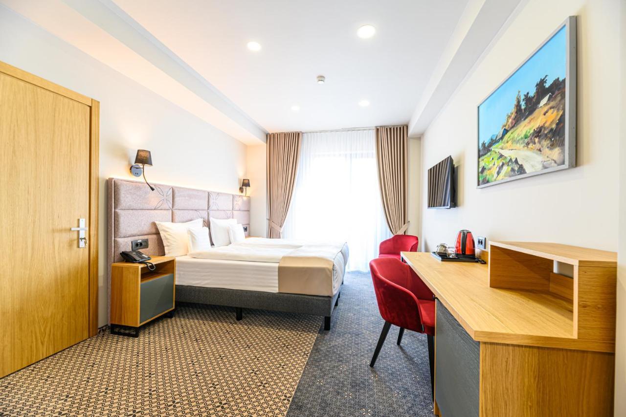 Hotel Dukat กูรา ฮูมอรูลุย ภายนอก รูปภาพ