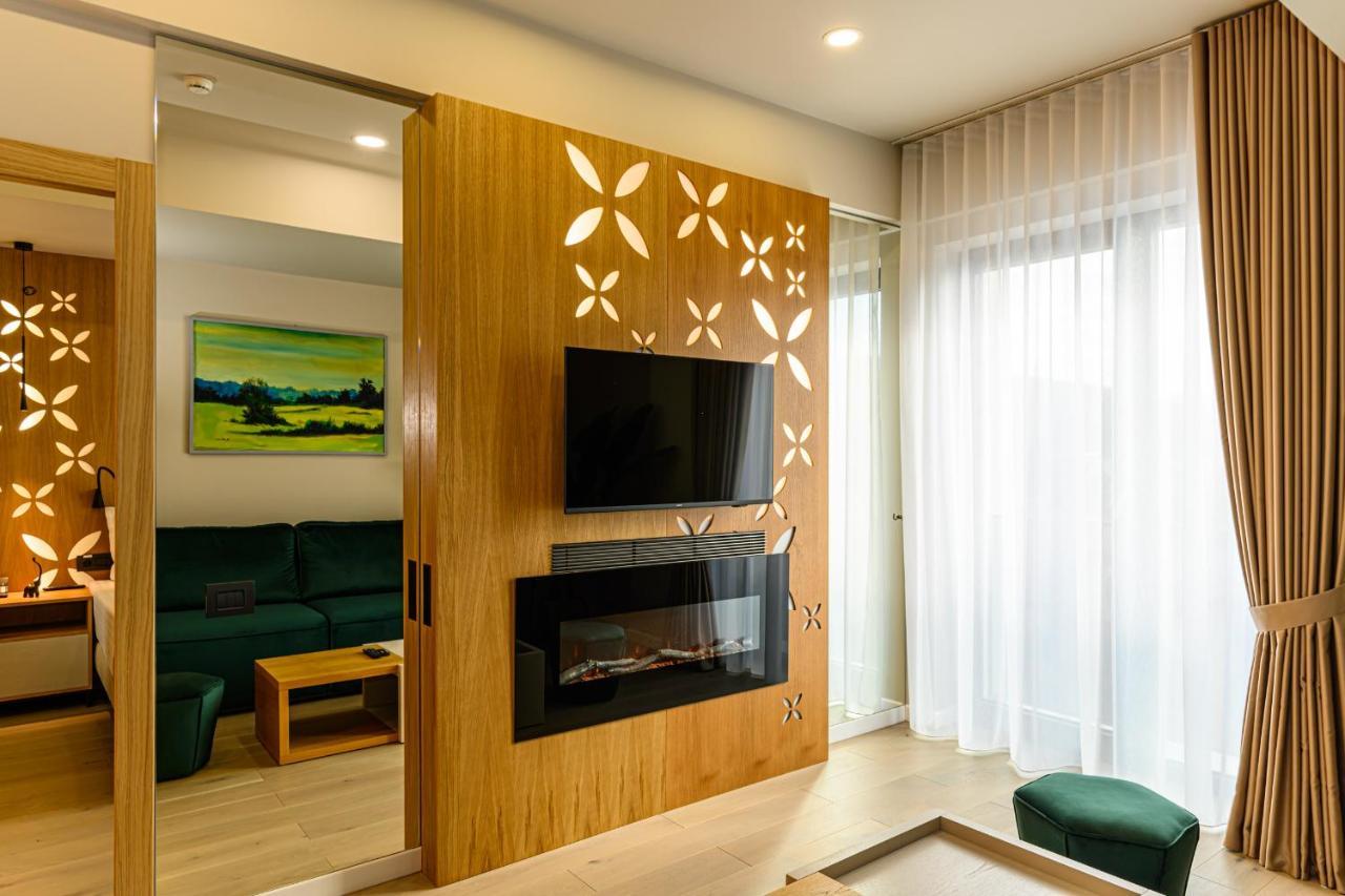 Hotel Dukat กูรา ฮูมอรูลุย ภายนอก รูปภาพ
