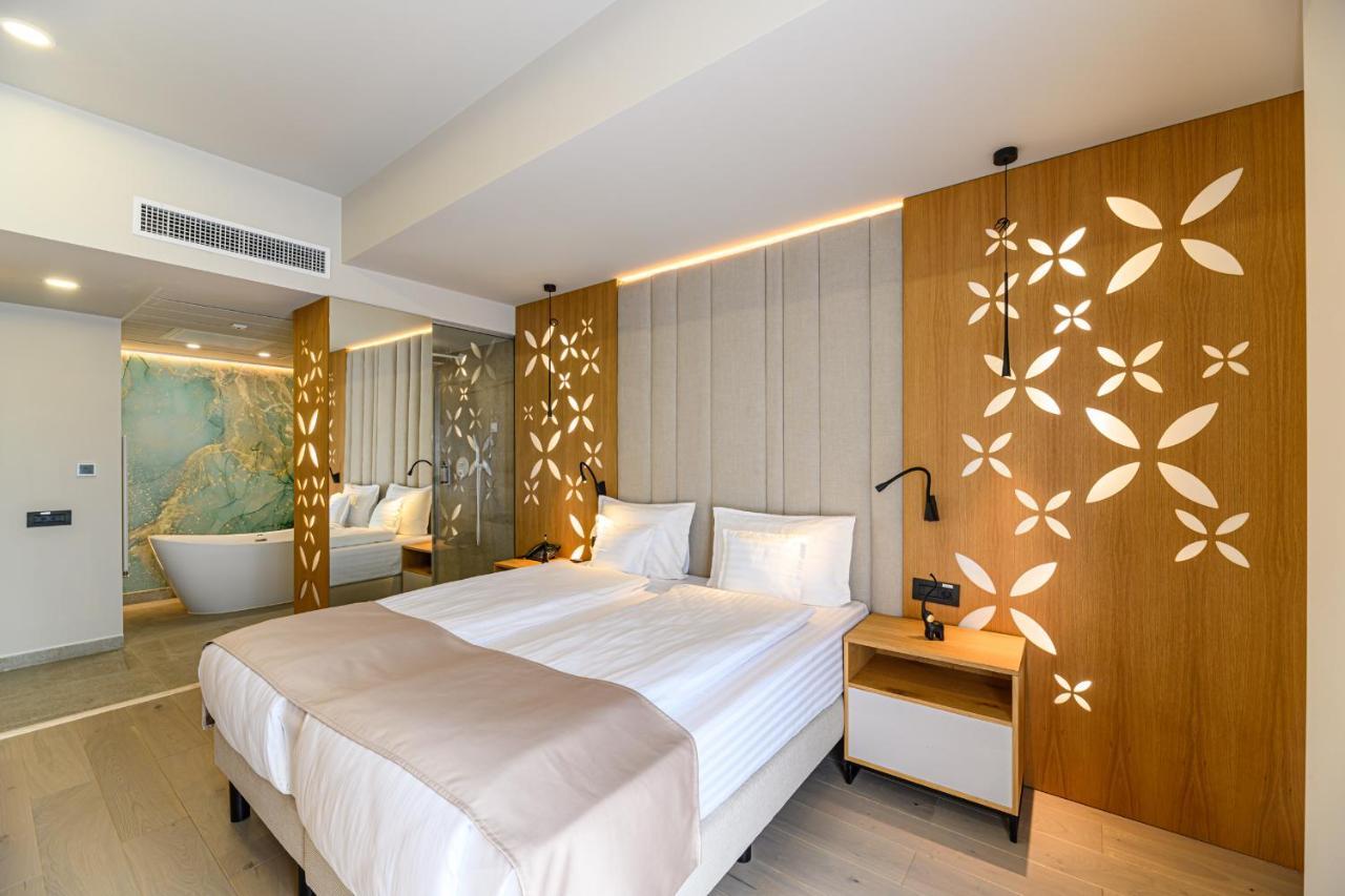 Hotel Dukat กูรา ฮูมอรูลุย ภายนอก รูปภาพ