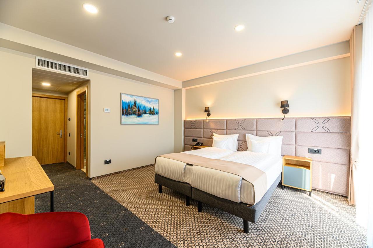 Hotel Dukat กูรา ฮูมอรูลุย ภายนอก รูปภาพ