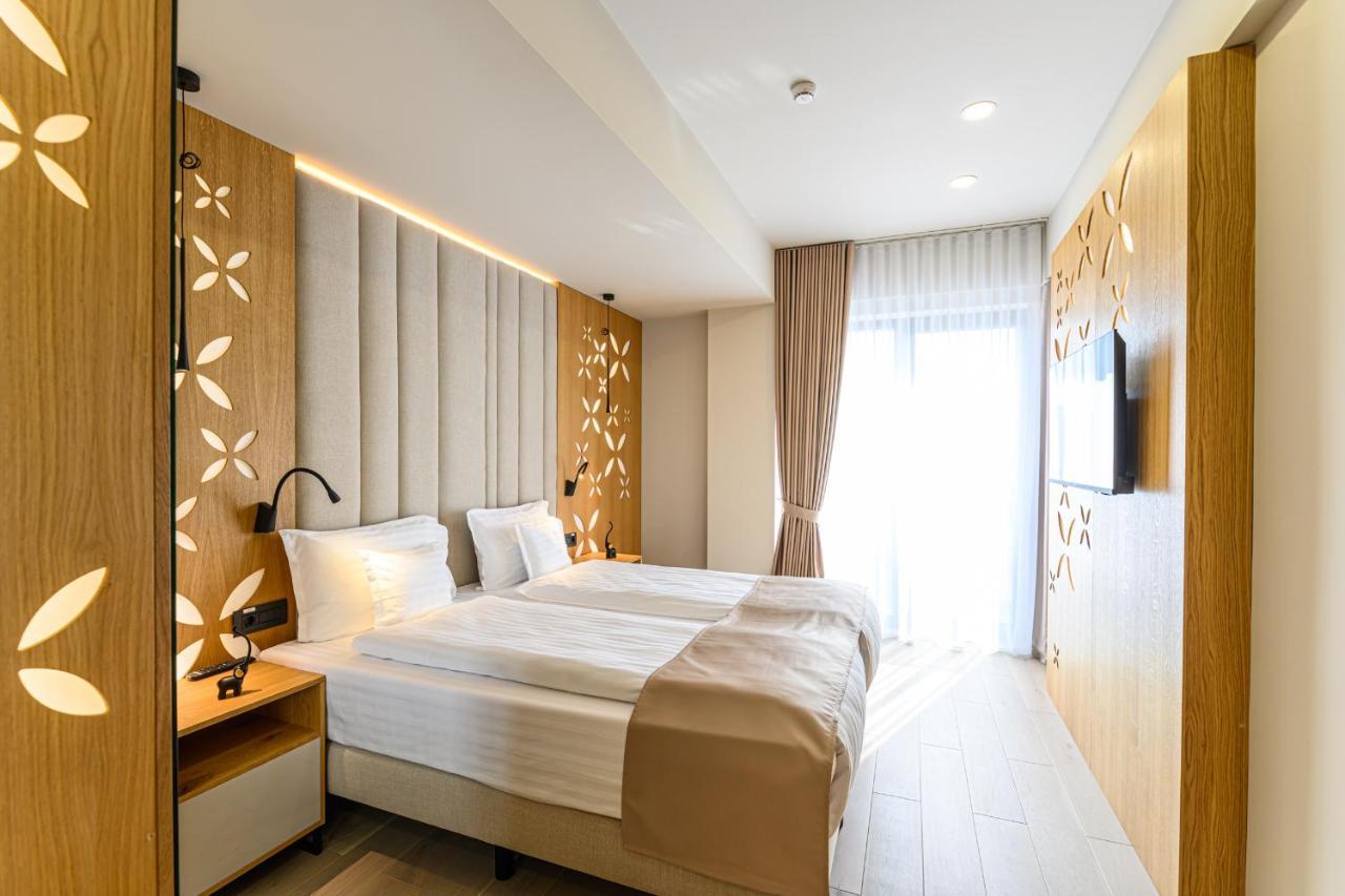 Hotel Dukat กูรา ฮูมอรูลุย ภายนอก รูปภาพ